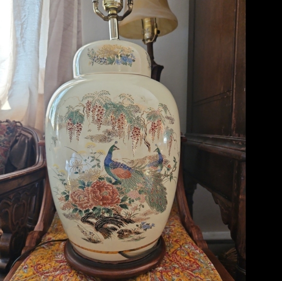 Antique Chinoiserie gold Porcelain handmade lamp - Picture 9 of 17